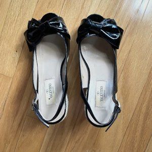 Valentino Garavani Black Patent Leather Mena Bow Slingback Espadrilles